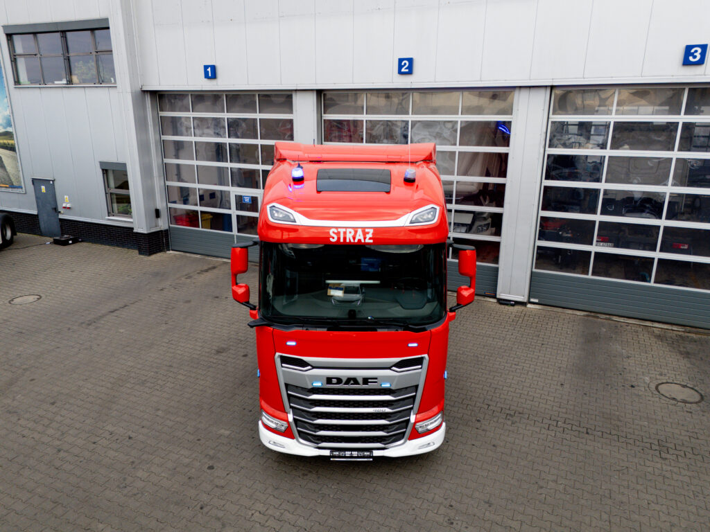 Nowy ciągnik siodłowy w Szkole Aspirantów PSP w Poznaniu