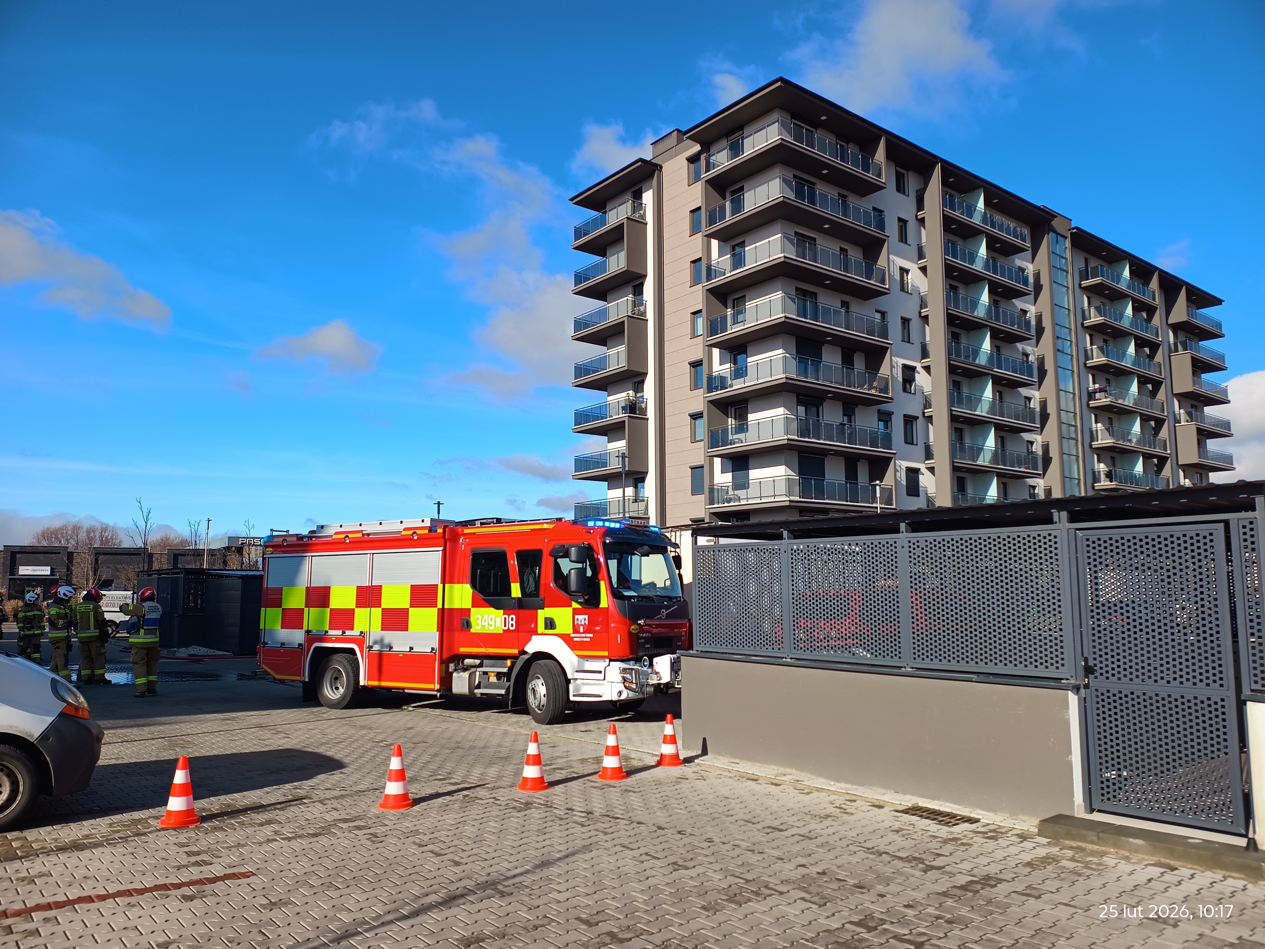 Pożar elektryka w garażu podziemnym. Tak ćwiczyły kaliscy strażacy