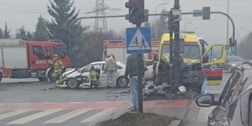 Zderzenie ambulansu z Uberem w Krakowie