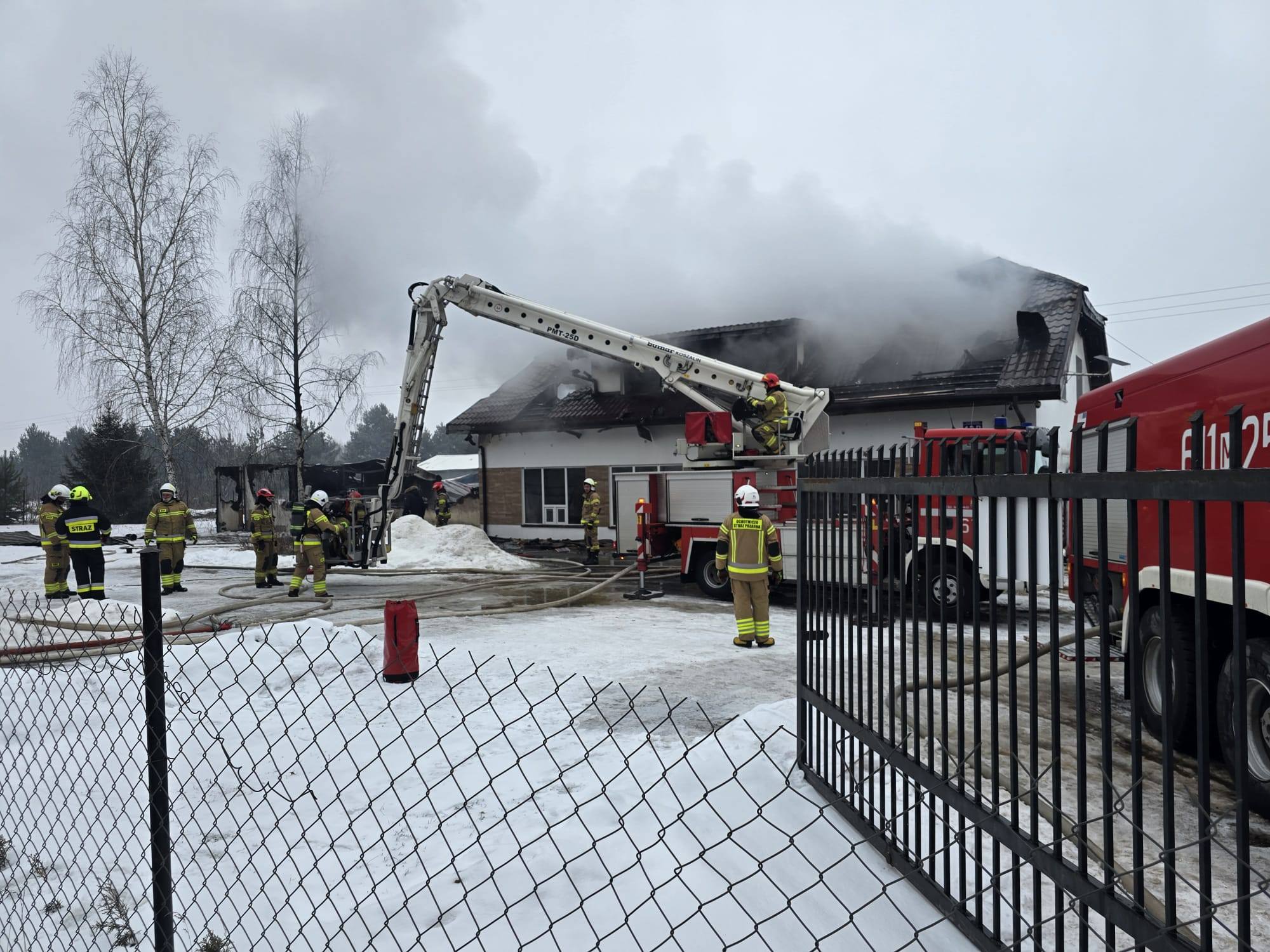 Duży pożar w miejscowości Dzierżenin