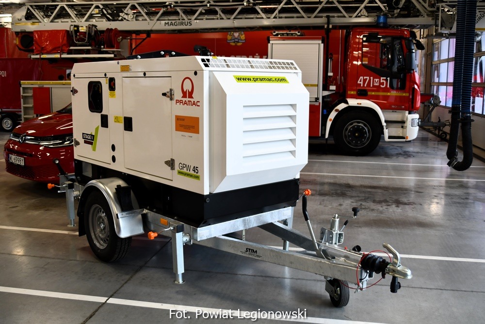 Nowy sprzęt dla strażaków z powiatu legionowskiego. Wsparcie dla jednostek OSP i PSP