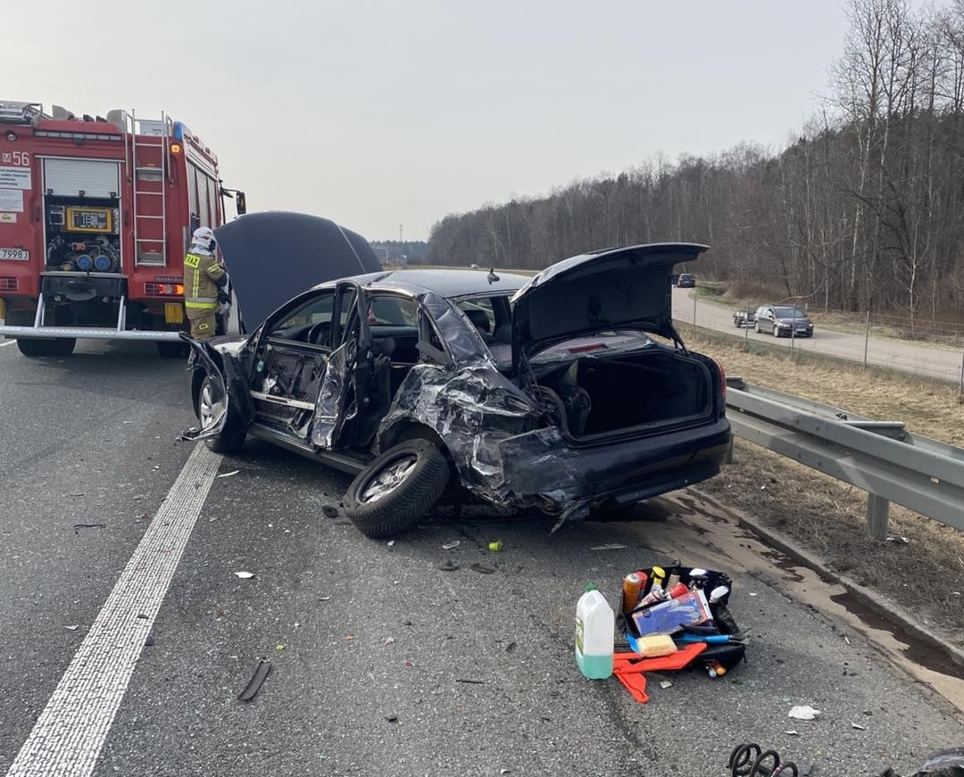 Dachowanie ciężarówki na autostradzie A2
