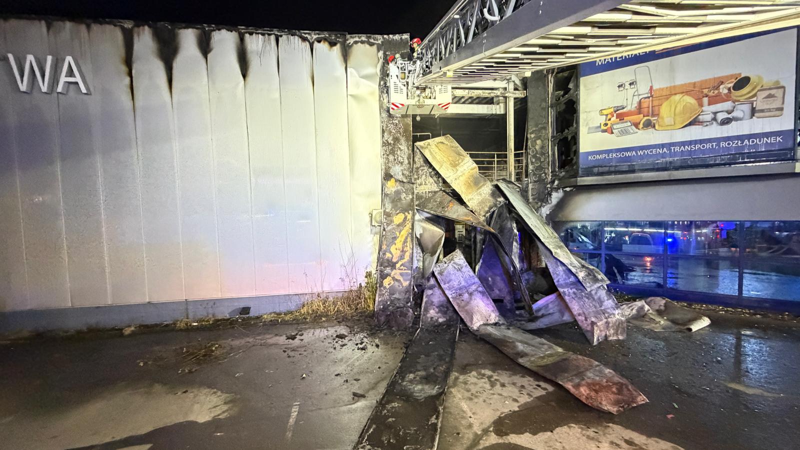 Nocny pożar hurtowni w Lubinie