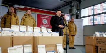 Strażacy bezpłatnie zamontują 140 tysięcy czujek u osób najbardziej potrzebujących