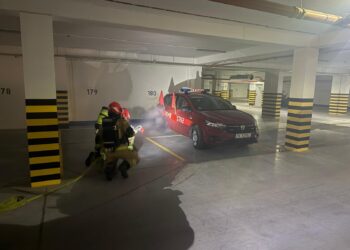 Pożar elektryka w garażu podziemnym w kaliszu. Tak ćwiczyli strażacy
