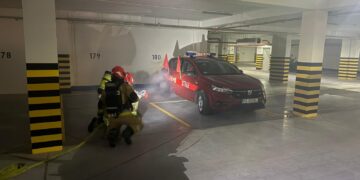 Pożar elektryka w garażu podziemnym w kaliszu. Tak ćwiczyli strażacy