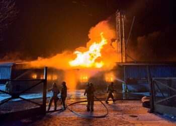 Płonie hala magazynowa w miejscowości Cienin Zaborny