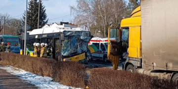 Karambol pod szkołą w Bełchatowie. Są ranni