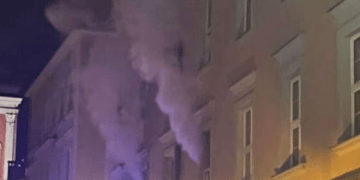 Pożar w centrum Poznania. Ranni strażacy