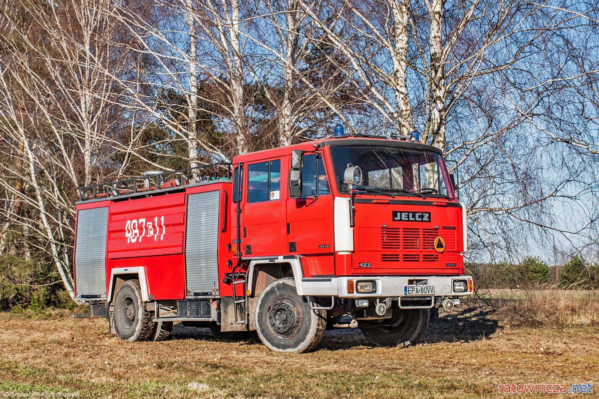 Zamienili Stara na Jelcza. Strażacy z OSP Orzk z ‘nowym’ wozem