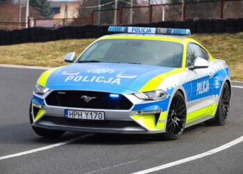 Skonfiskowany Mustang oficjalnie w służbie Policji