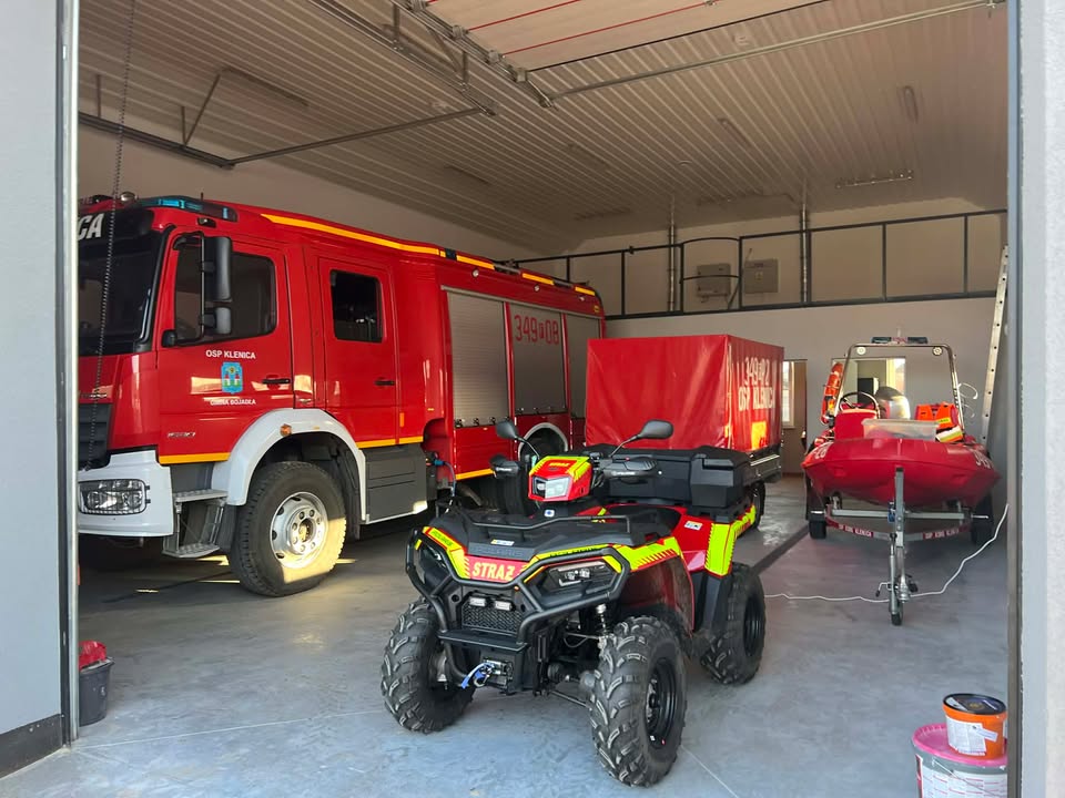Strażacy z OSP Klenica wprowadzili się do nowej remizy
