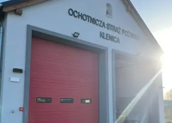 Strażacy z OSP Klenica wprowadzili się do nowej remizy