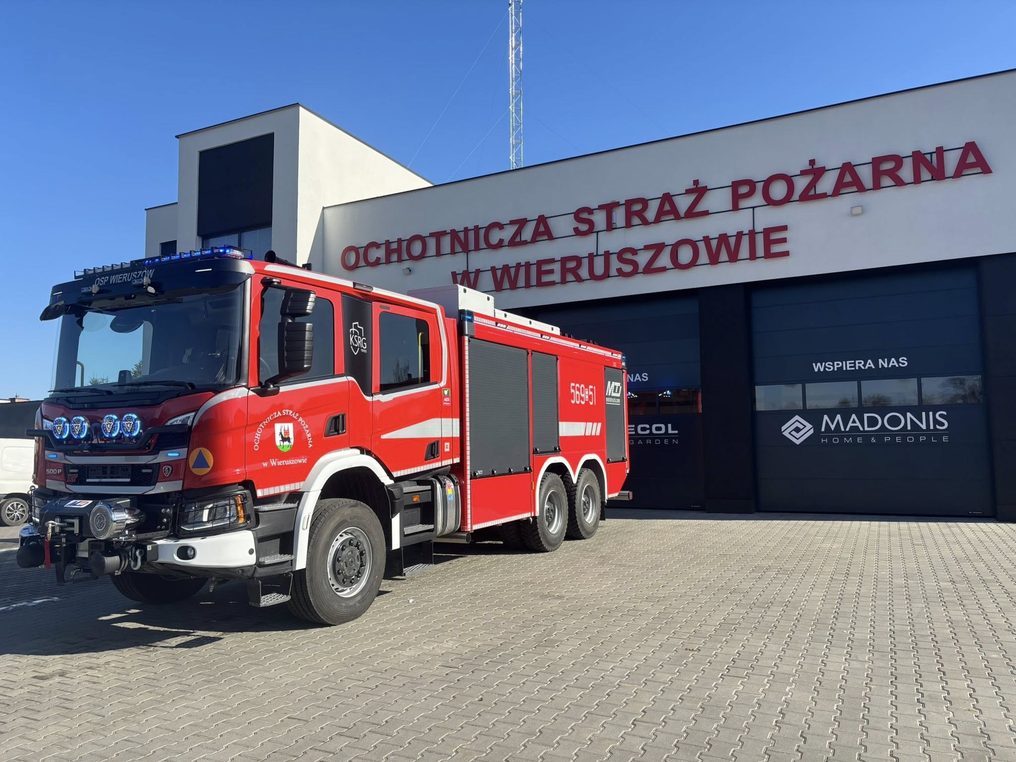 Nowa ciężka Scania zaparkowała w garażu OSP Wieruszów