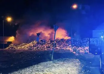 Pożar na składowisku odpadów w Czartorii