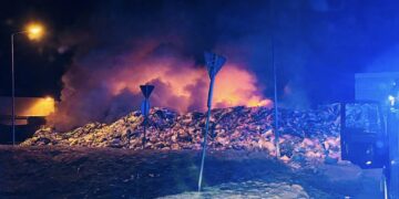 Pożar na składowisku odpadów w Czartorii