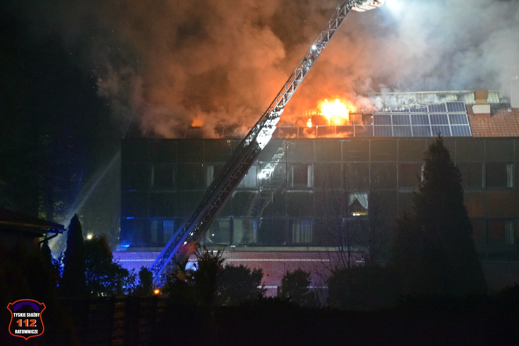 Pożar w Tychach. Palił się dach hotelu