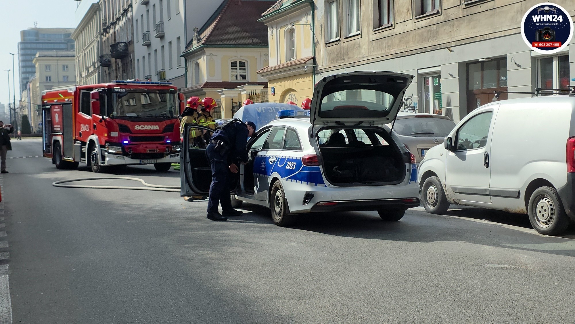 Pożar radiowozu w centrum Warszawy