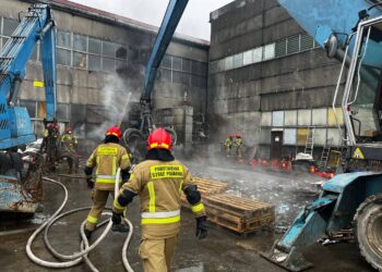 Pożar maszyny do recyklingu w Woli Łaskiej
