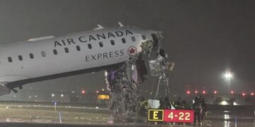 Zderzenie samolotu z wozem strażackim. Są ofiary