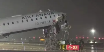 Zderzenie samolotu z wozem strażackim. Są ofiary