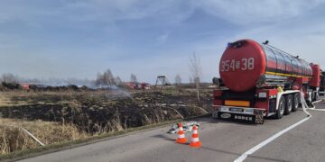 Duże pożary traw pod Częstochową. Trwa walka z ogniem