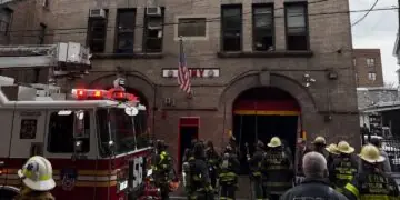 Pożar w remizie strażackiej w Nowym Jorku. Ranni strażacy