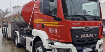 Nowa cysterna w poznańskiej straży pożarnej