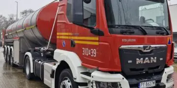 Nowa cysterna w poznańskiej straży pożarnej