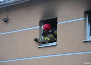 Pożar w budynku basenu w Krośnie