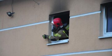 Pożar w budynku basenu w Krośnie