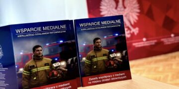 Wsparcie medialne strażaka. Powstał wyjątkowy poradnik