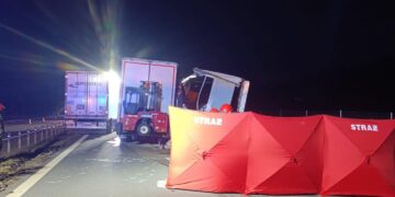 Śmiertelny wypadek na DK78. Trasa zablokowana