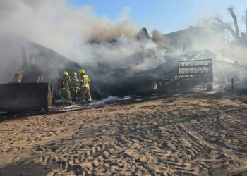 Pożar budynków w Wołuszewie. W akcji kilkanaście zastępów