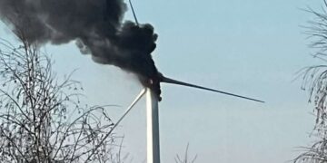 Pożar gondoli turbiny wiatrowej w Kalskiej Woli