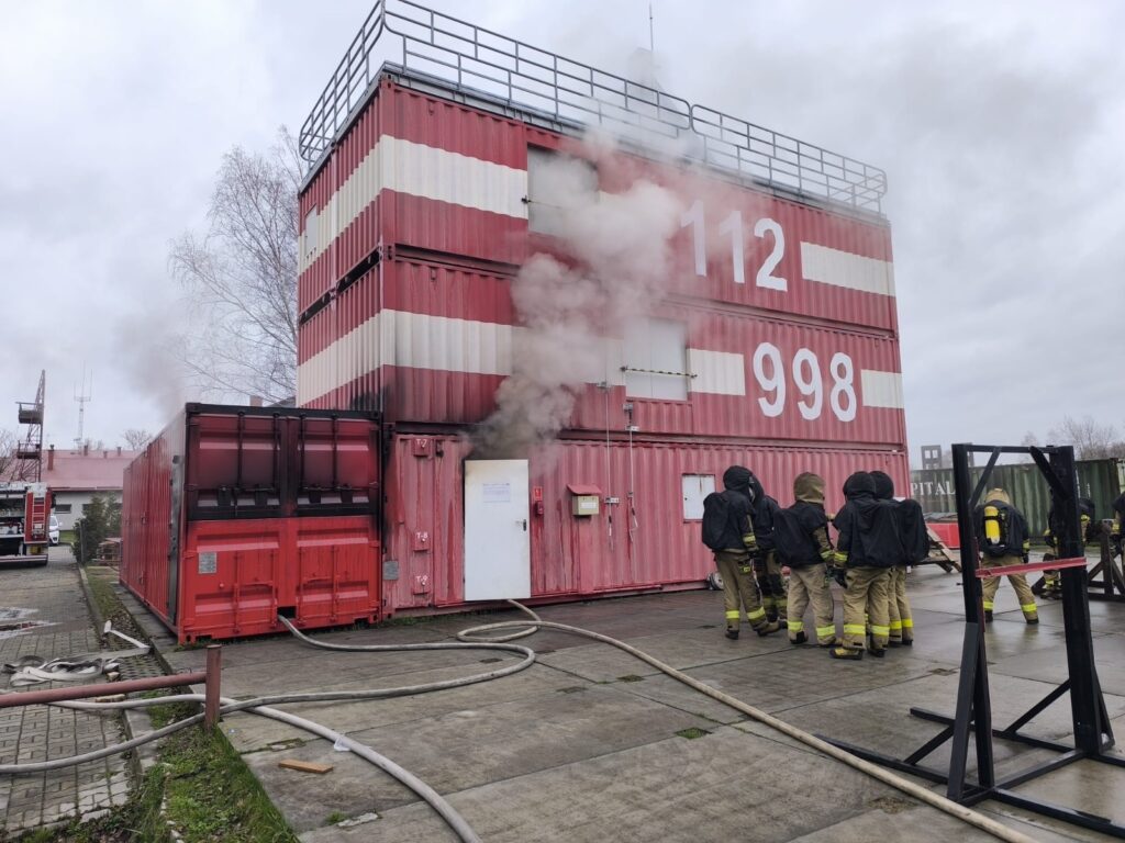 Pożary wewnętrzne. Podkarpacka straż pożarna ma nowych instruktorów