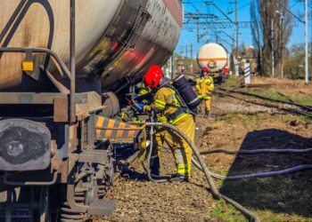 Wykolejenie cysterny. Do Szczecina przyjechali strażacy z Puław