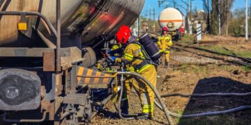 Wykolejenie cysterny. Do Szczecina przyjechali strażacy z Puław