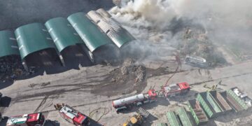 Pożar na składowisku odpadów w Kostrzycy