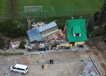 Katastrofa budowlana po wybuchu w Maniowach