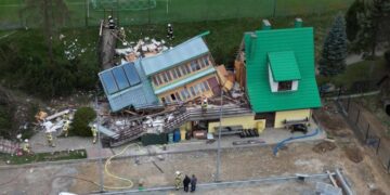 Katastrofa budowlana po wybuchu w Maniowach