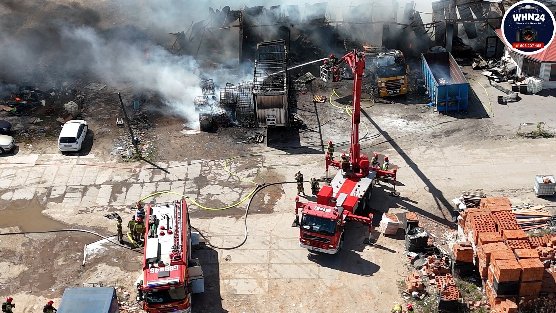W Słupnie spłonęła hala. Na miejscu kilkanaście zastępów