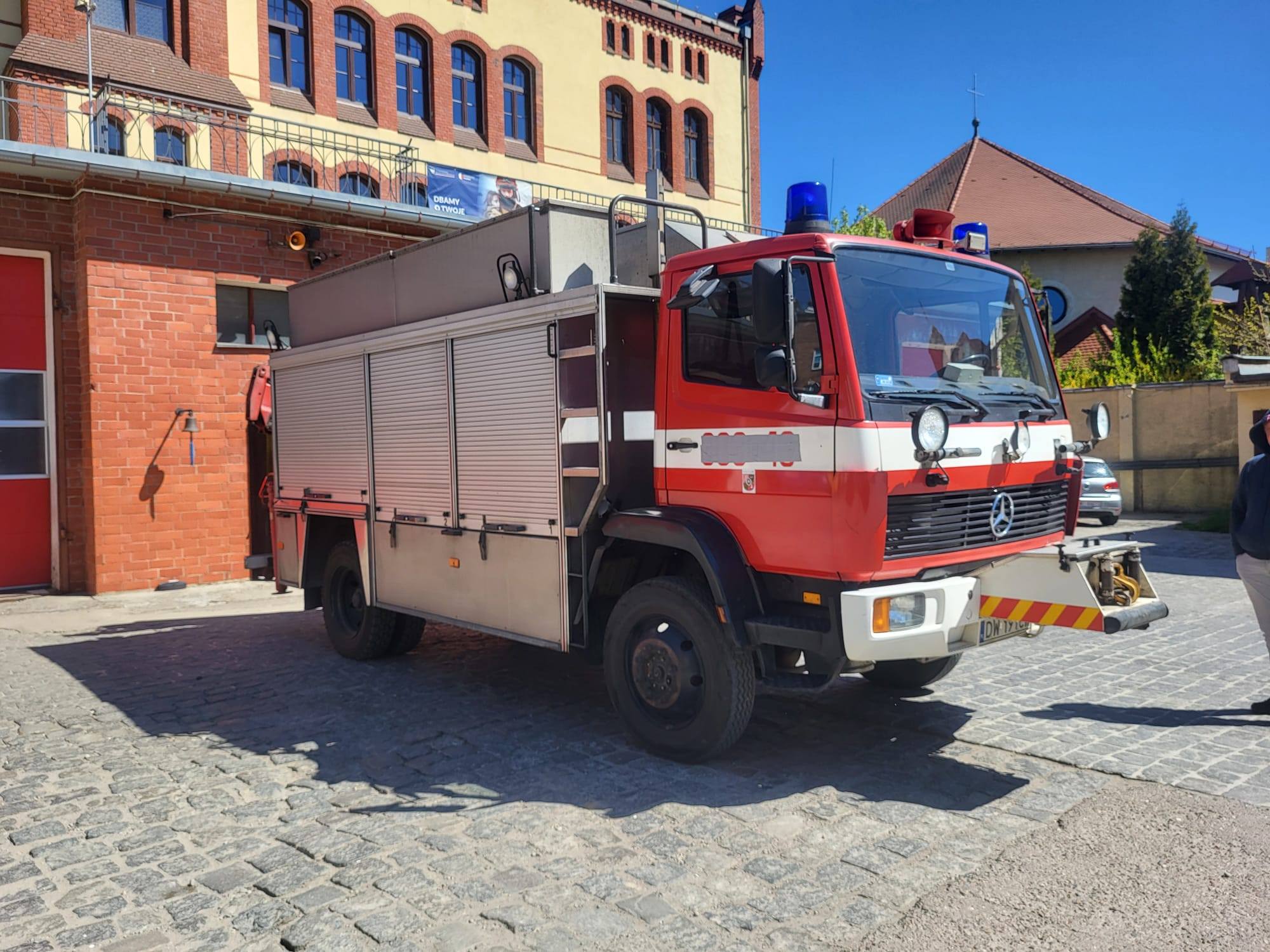 Strażacy z OSP Różyniec otrzymali używany samochód ratownictwa technicznego