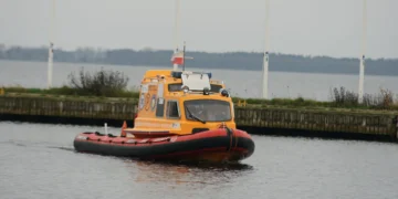 Absurd na Mazurach. MOPR musi sprzedać łódź, żeby funkcjonować