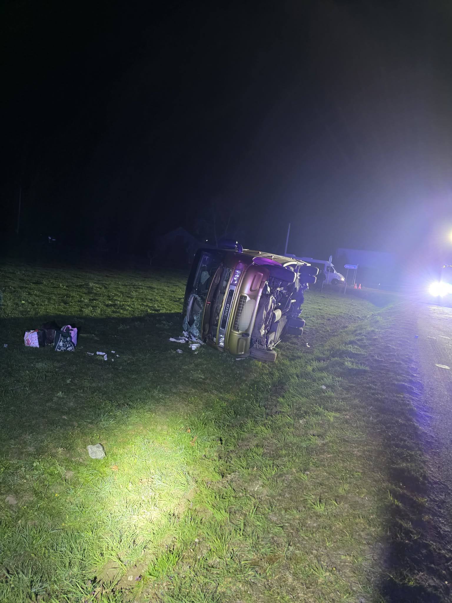 Wypadek busa na Mazowszu. Sześć kobiet w szpitalu