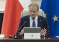 Fałszywe alarmy i interwencje służb. Są zatrzymani, premier zapowiada kolejne działania