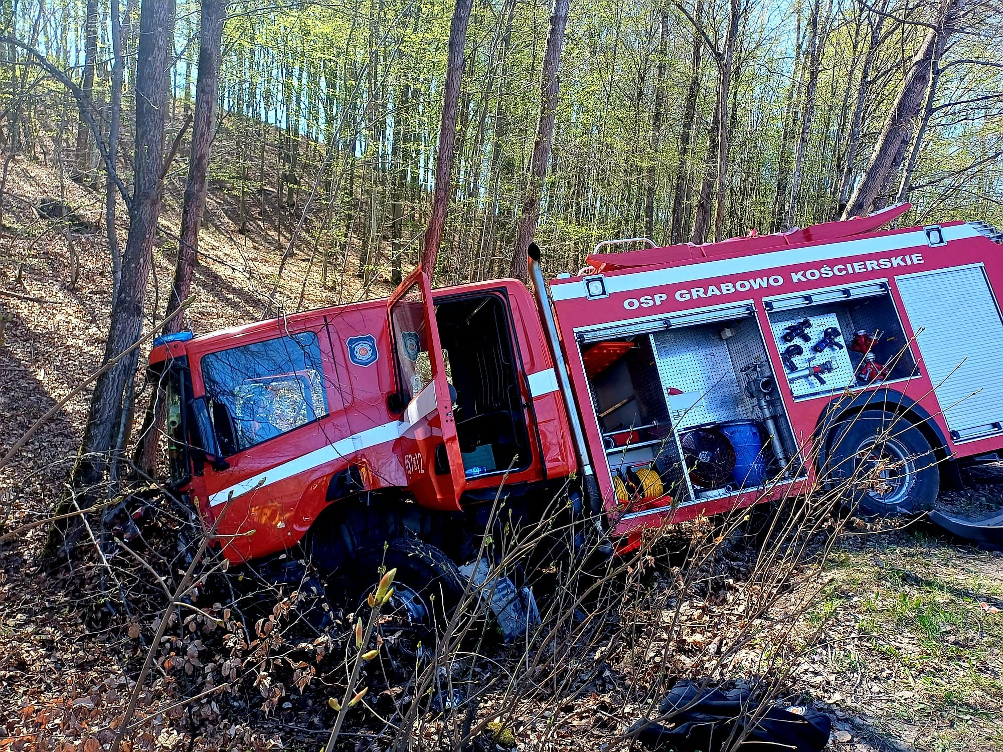 Wypadek z udziałem wozu strażackiego. Jedna osoba nie żyje