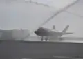 Wojskowi strażacy powitali pierwsze polskie F-35