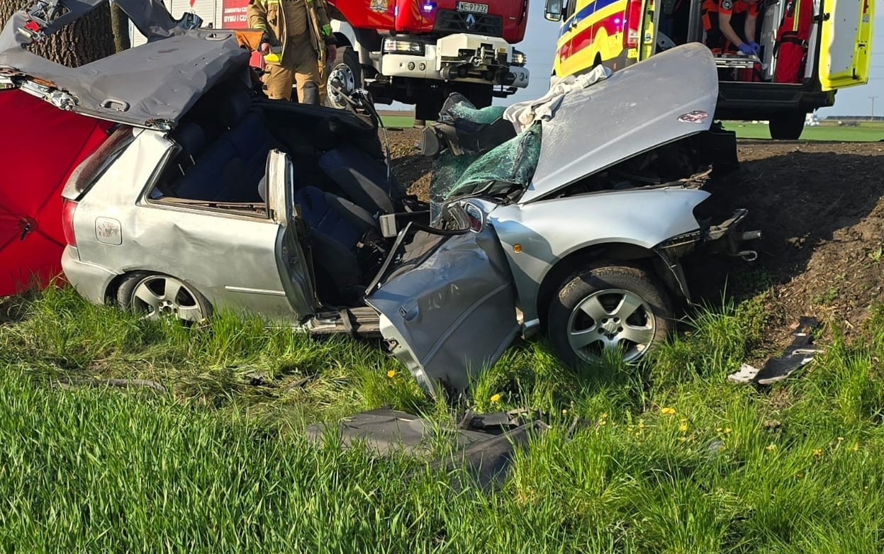 Wypadek w Przasnyszu. Dwie osoby nie żyją