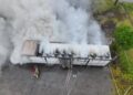 Pożar magazynu energii w Czajkowie. Ponad 20 zastępów na miejscu